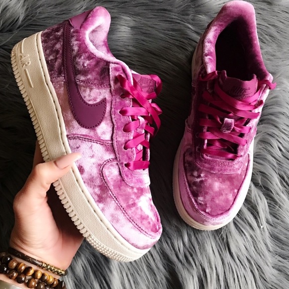 Nike Air Force 1 velvet women’s shoes new - Picture 3 of 8